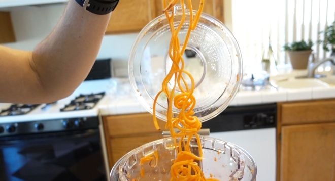 Review of the Veggie Bullet Spiralizer, Slicer, and Shredder