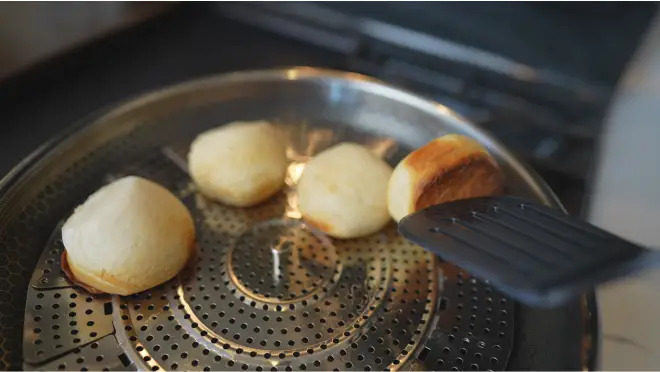 Crisper Lid - Turns Your Pan Into An Air Fryer!