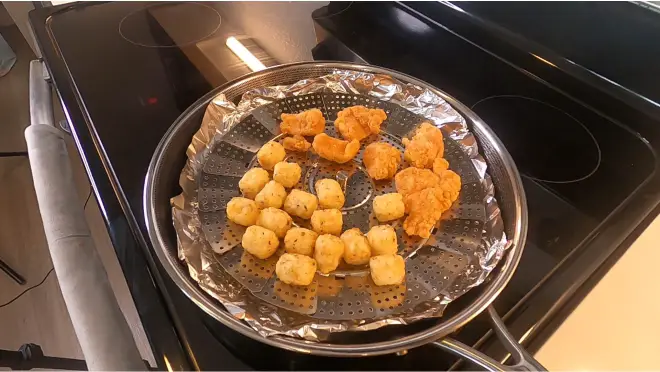 Crisper Lid - Turns Your Pan Into An Air Fryer!