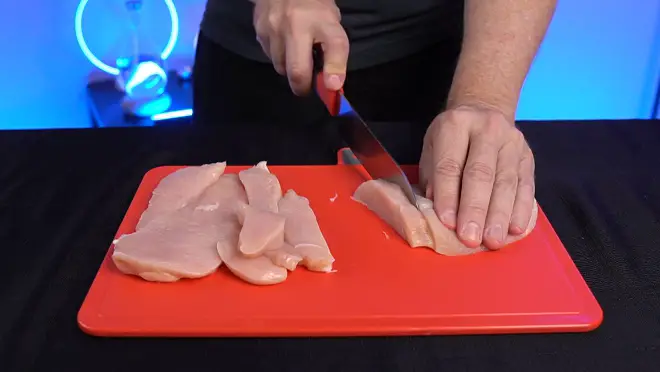 Charmline Smart Cutting Board and knife set.