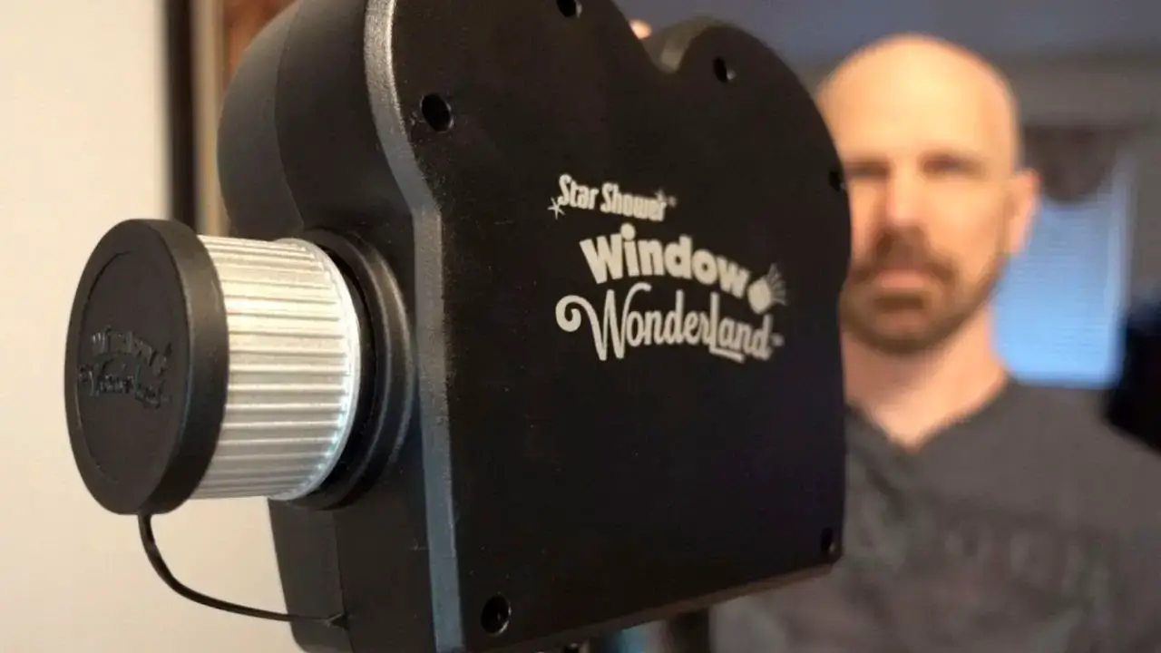 'Video thumbnail for Star Shower Window Wonderland Review: Next Gen Holiday Lights?'